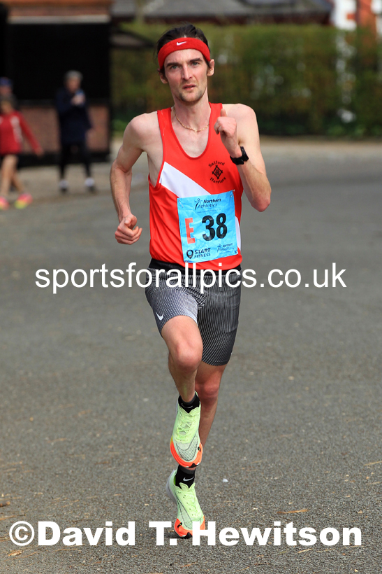 Senior Mens Northern 12 Stage Road Relay, 2022 Northern 12 and 6 Stage Road Relays,  Birkenhead Park, Birkenhead, Wirral.  Photo: David T. Hewitson/Sports for All Pics